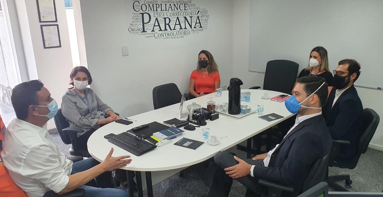 Equipe de Integridade e Compliance da CGE-SC faz visita técnica à CGE-PR