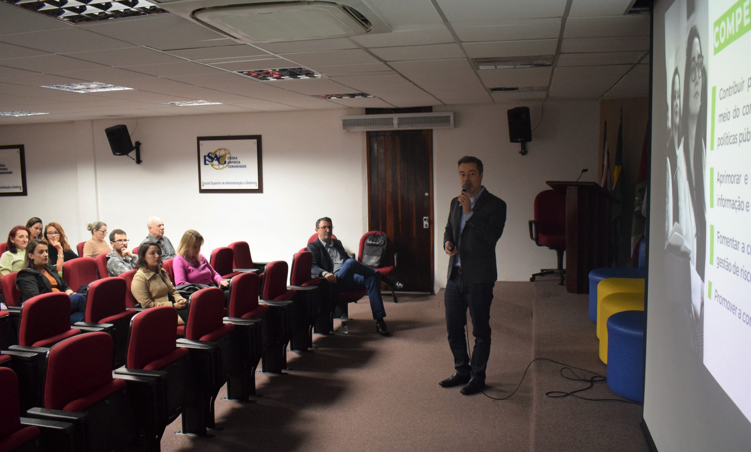 CGE participa de encontro com servidores de municípios do Vale Europeu e do Alto Vale